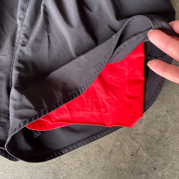 Nike Black and Red Athletic Shorts Lightweight Elastic Waist - Picture 2 of 3